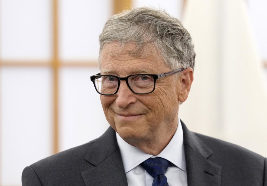 Bill Gates explica quien acabara con los buscadores