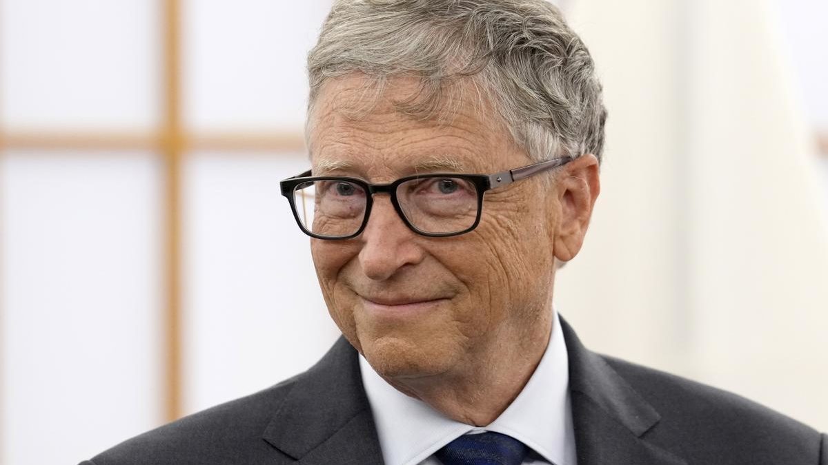 Bill Gates explica quién acabará con los buscadores